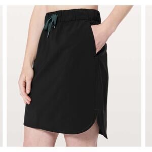 Lululemon On the Fly Skirt Size 4 Drawstring Black